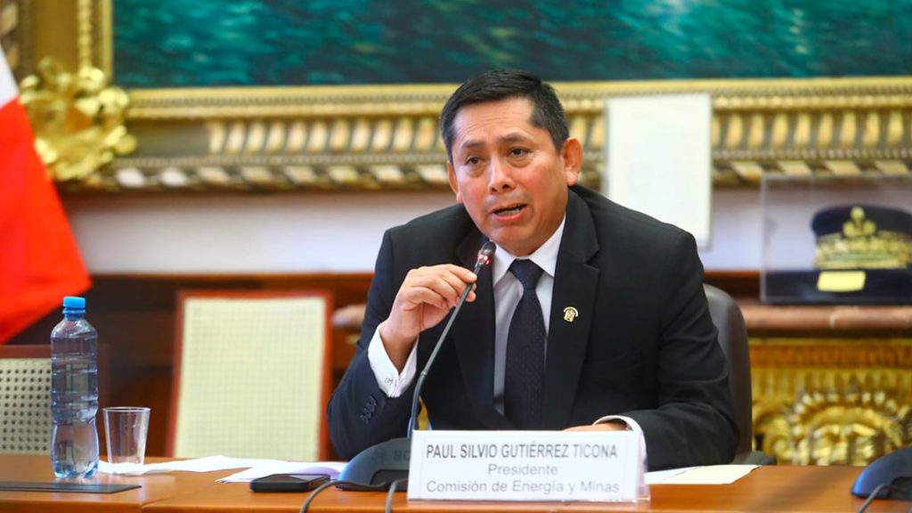 Presidente de comisión dejó vencer plazo para debatir Ley MAPE